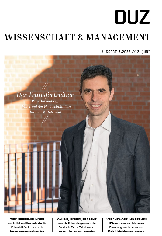 Titelbild DUZ 5 2022 Wissenschaft & Management Der Transfertreiber Peter Ritzenhoff im Interview